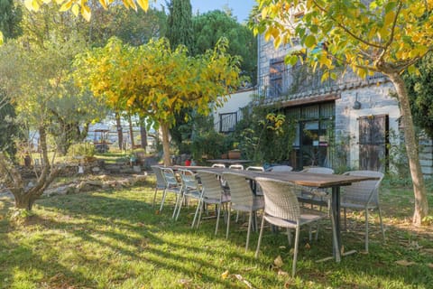 Chambre La Louve Bed and Breakfast in Berrias-et-Casteljau