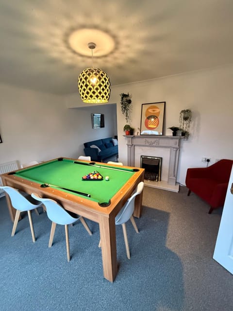 Spacious House - Parking - Pool Table House in Newark and Sherwood District