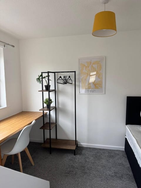 Spacious House - Parking - Pool Table House in Newark and Sherwood District