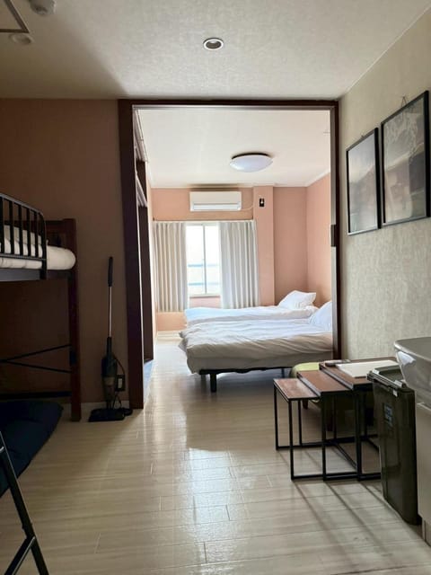 Bed, Photo of the whole room, Bedroom, air conditioner