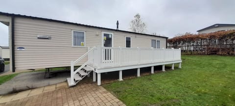Property building, Balcony/Terrace