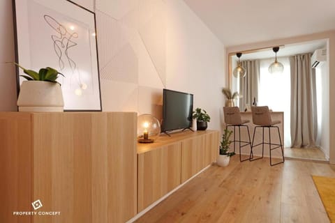 Communal lounge/ TV room, TV and multimedia, Living room, Seating area, Evening entertainment