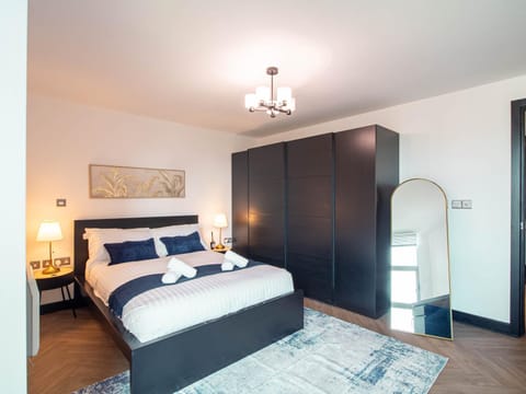 Bed, Photo of the whole room, Bedroom, wardrobe