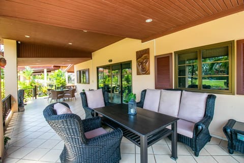 Patio, Day, Balcony/Terrace, Seating area