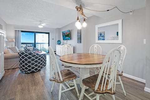 Oceanfront with great beach views from all rooms & balcony, heated pool, and garage House in Daytona Beach