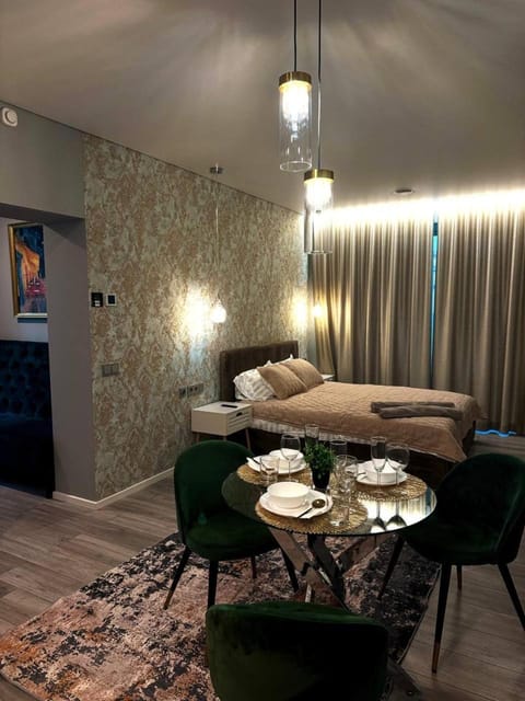 Bed, Living room, Photo of the whole room, Seating area, Bedroom