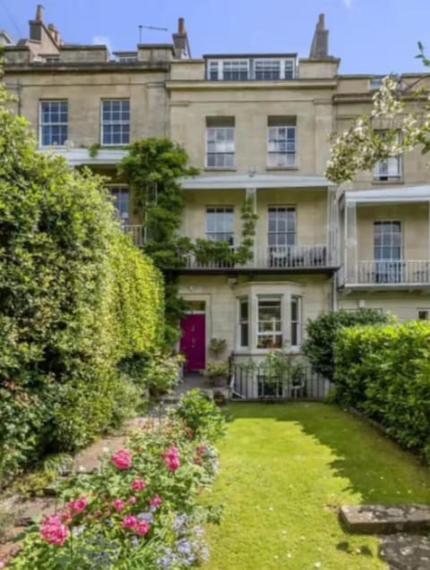 Property building, Day, Garden, Garden view