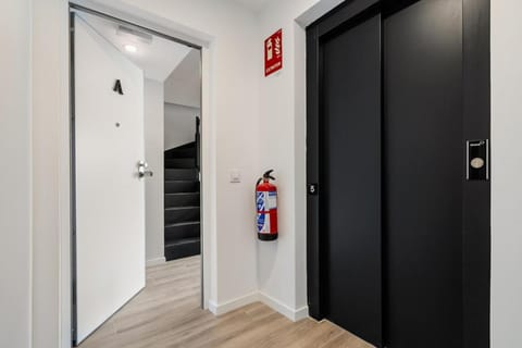 Accessible flat near the Toledo Bridge - 5A Apartment in Madrid