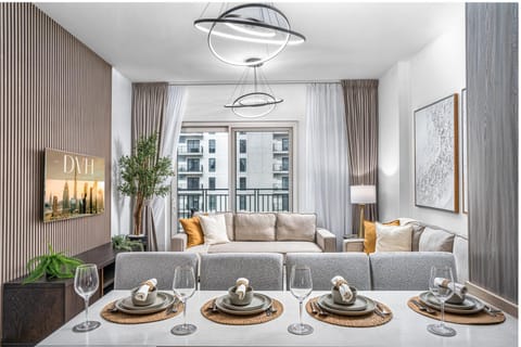 Living room, Seating area, Dining area