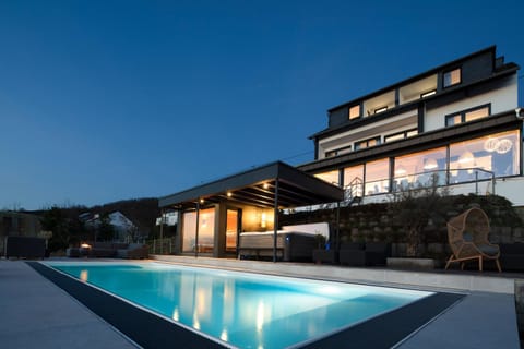 Garden, Hot Tub, Sauna