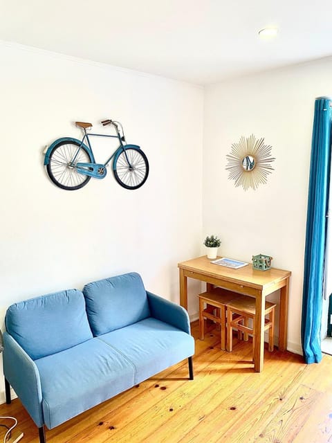 TV and multimedia, View (from property/room), Living room, Seating area, Dining area, City view, Landmark view, Street view, Quiet street view, internet