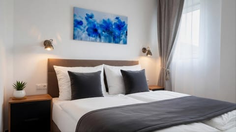 Bed, Photo of the whole room, Animals, Bedroom, Pets, pet friendly, pet friendly