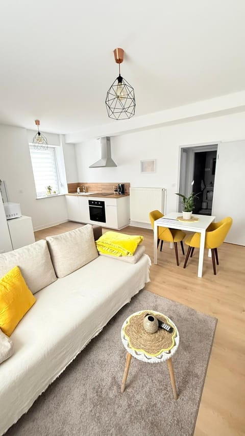 Living room, Dining area, kitchen