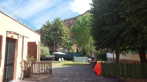 BBQ facilities, Garden