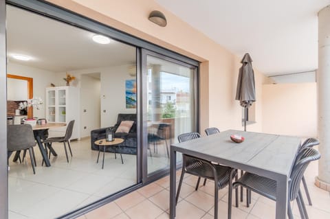 Off site, Balcony/Terrace