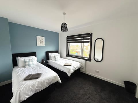 Cosy central house in St Andrews - close to golf, beach, university and free parking House in Saint Andrews