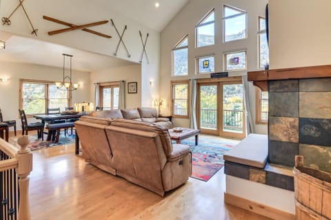 Mtn-View Cabin with Private Hot Tub in Georgetown! Cabin in Georgetown