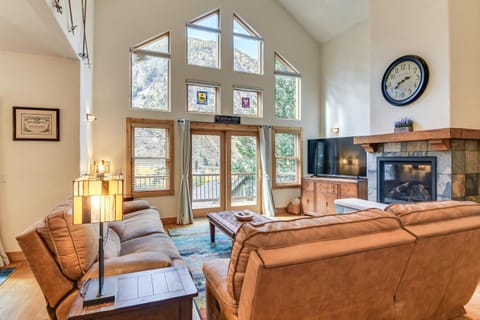 Mtn-View Cabin with Private Hot Tub in Georgetown! Cabin in Georgetown