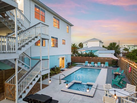 Property building, Swimming pool, Swimming pool