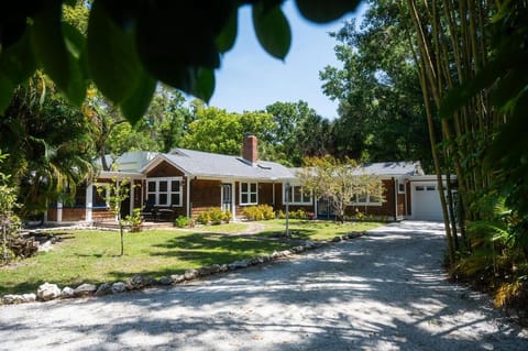 Luxurious Dual-Home Retreat in Prime Sarasota Location House in Sarasota