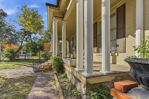 Property building, Garden