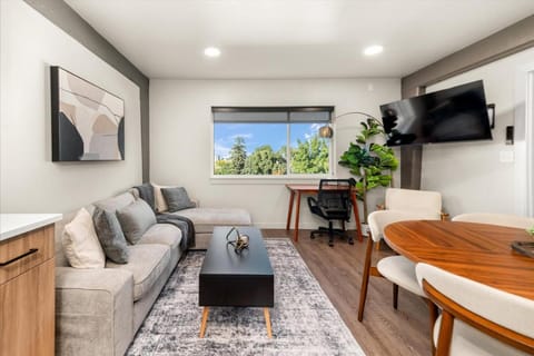 Communal lounge/ TV room, Living room, Seating area, Dining area