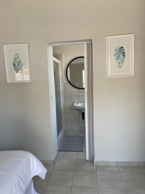 Shower, Bathroom, Bedroom