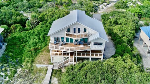 Gulf-Front Pool Hot Tub 5 Kings Elevator House in Saint George Island