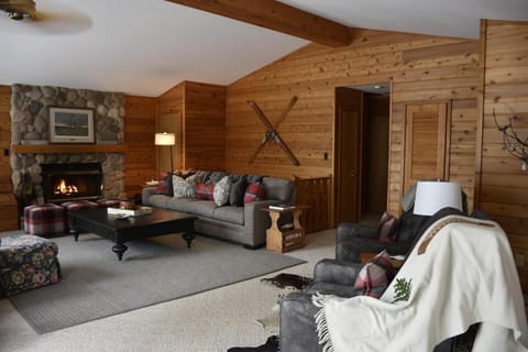 Fishtrap Lake Lodge 4400 sq feet 6 bedroom 3 bath House in Wisconsin