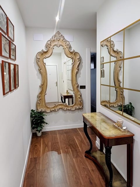 Lobby or reception, Decorative detail