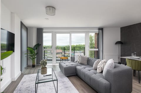 TV and multimedia, View (from property/room), Balcony/Terrace, Living room, Seating area