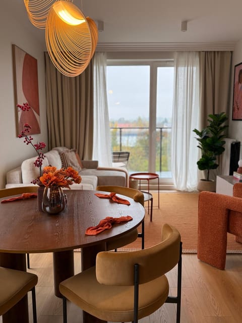 Natural landscape, TV and multimedia, Living room, Seating area, Dining area