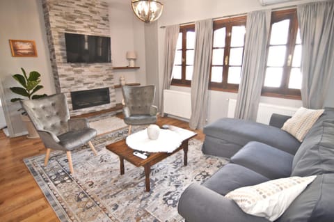 TV and multimedia, Living room, Seating area