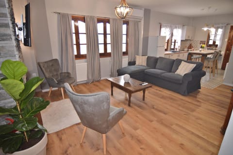 Living room, Seating area, Dining area