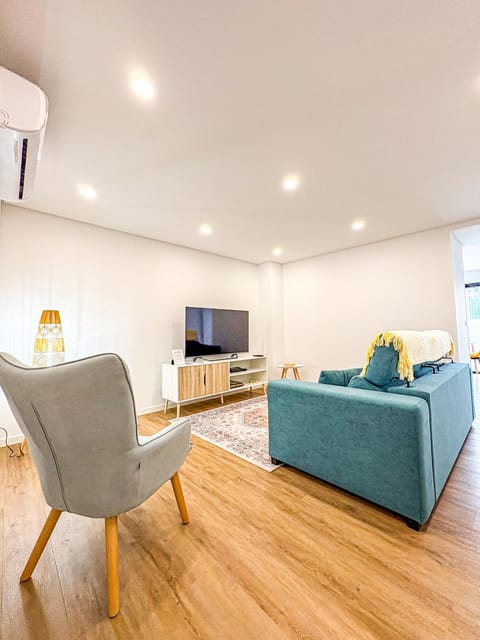 TV and multimedia, Living room, air conditioner