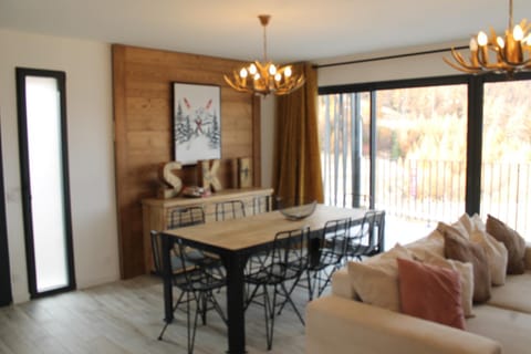 chalet César au terrasse de Risoul Chalet in Piedmont