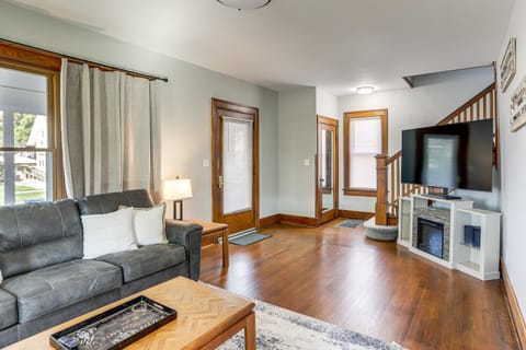 Walk to Port Clinton Lighthouse Home with Deck! House in Port Clinton