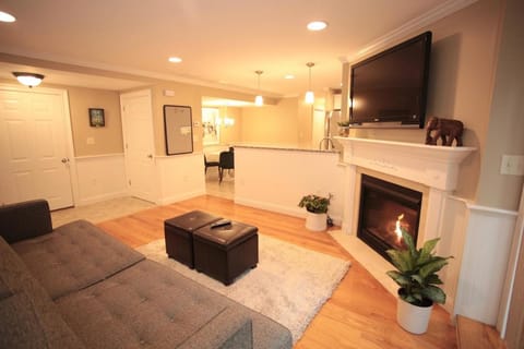 TV and multimedia, Kitchen or kitchenette, Living room