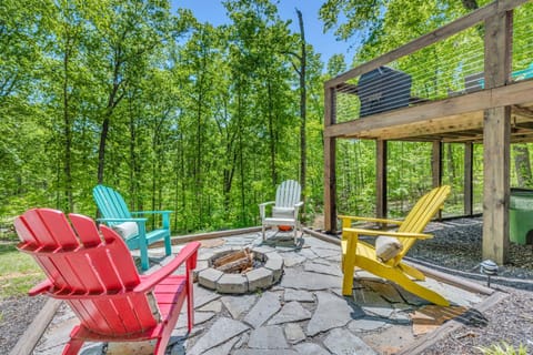 Lake House Near Two Marinas with Boat Parking House in Center Hill Lake