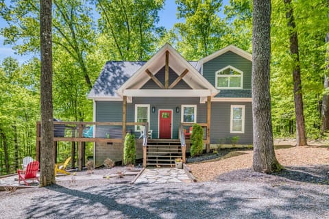 Lake House Near Two Marinas with Boat Parking House in Center Hill Lake