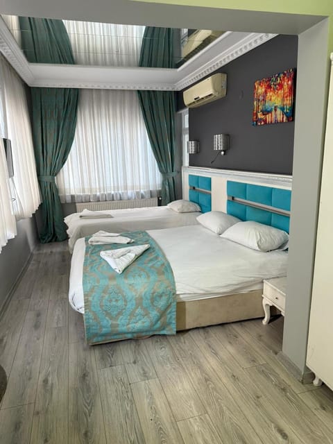 Bed, Photo of the whole room, Bedroom, air conditioner
