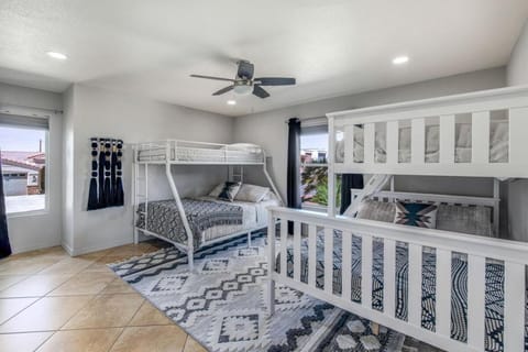 The Golden Hour Getaway Pool Lake Views Games House in Colorado