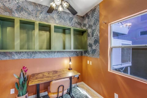 The Golden Hour Getaway Pool Lake Views Games House in Colorado