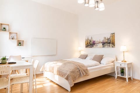 Property building, Bed, Bedroom