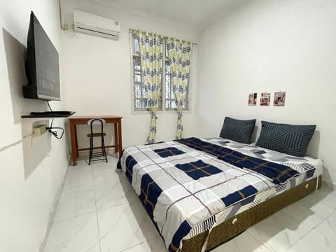 Bed, Photo of the whole room, Bedroom, air conditioner