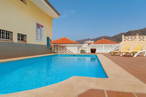 Pool view, Swimming pool, sunbed