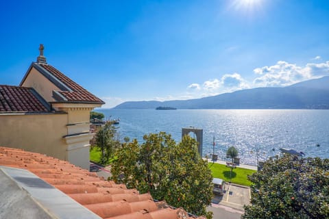 Lake view, Mountain view