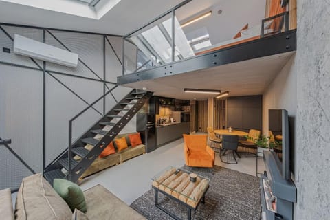 Communal lounge/ TV room, Kitchen or kitchenette, Living room, Dining area, Bedroom