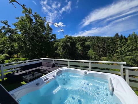 Hot Tub, Spa and wellness centre/facilities