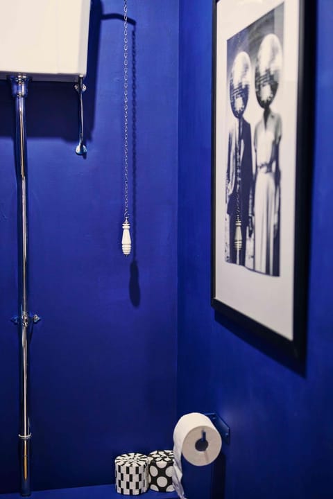 Mid-Century apartment in the heart of Stroud Apartment in Stroud